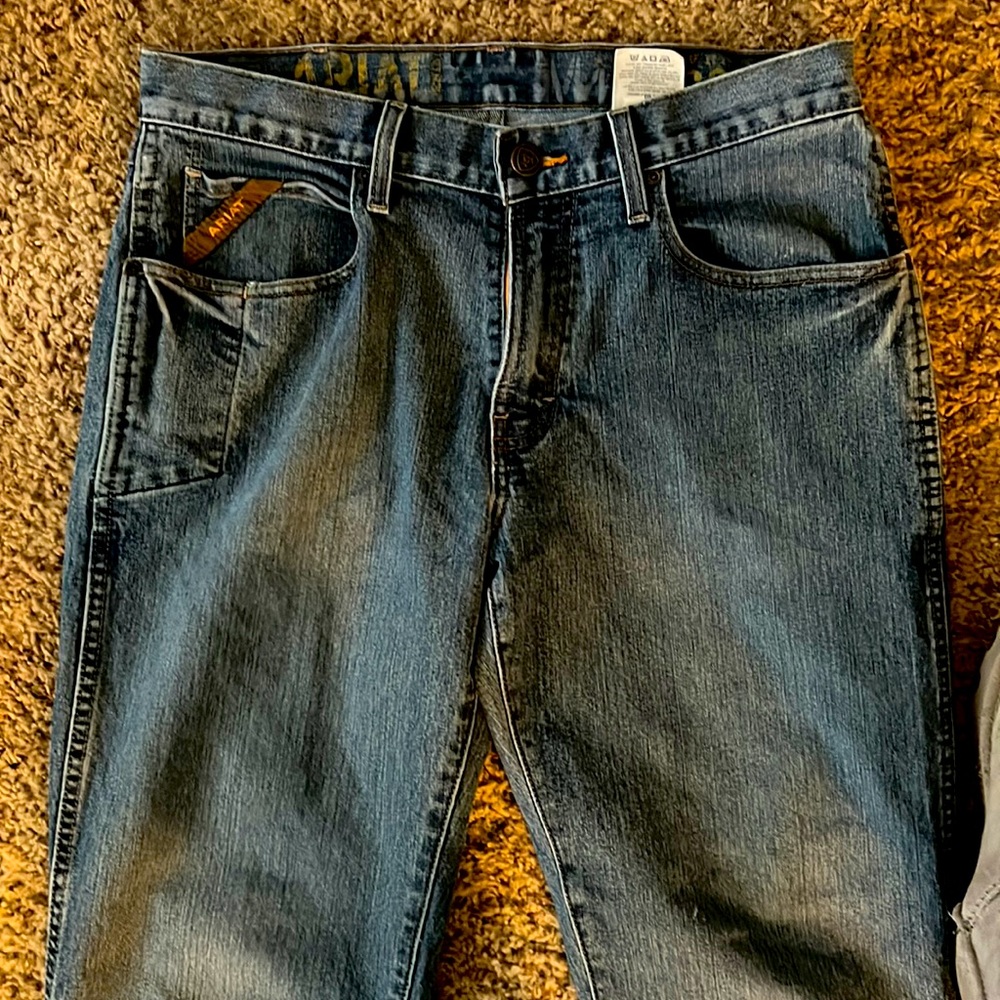 Ariat mens jeans. Low rise boot cut. 32/34. Great condition!